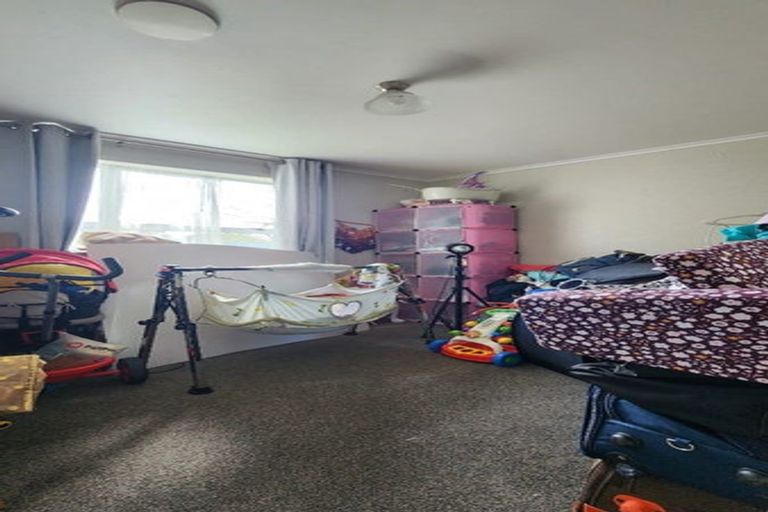 Photo of property in 10 Nandana Drive, Glen Eden, Auckland, 0602
