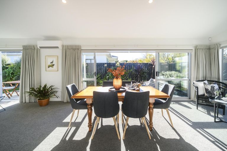 Photo of property in 41 Karina Terrace, Roslyn, Palmerston North, 4414