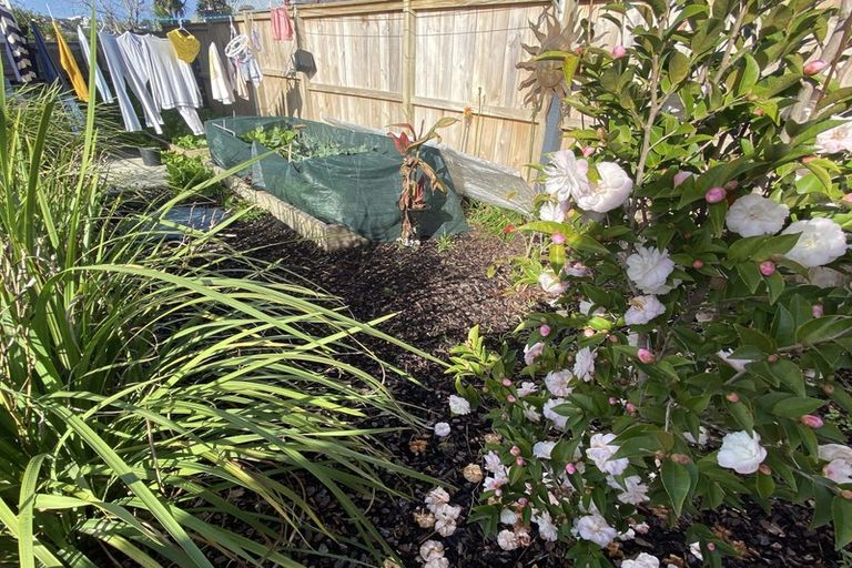 Photo of property in 4a Priestley Drive, Bucklands Beach, Auckland, 2014