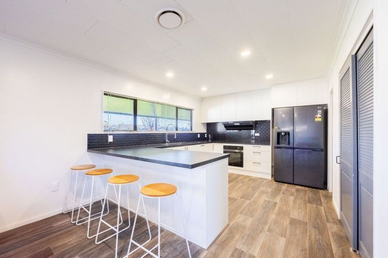 Photo of property in 20 Shanly Street, Waipawa, 4210