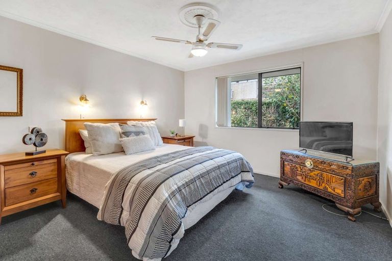 Photo of property in 3 Caroline Crescent, Highbury, Palmerston North, 4412