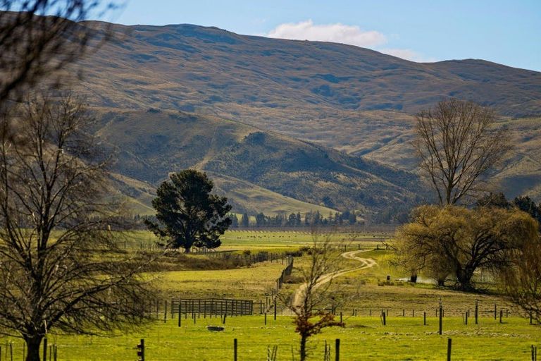 Photo of property in 2915 Tarras-cromwell Road, Tarras, Cromwell, 9383