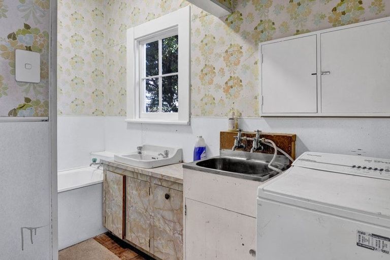 Photo of property in 98 Liardet Street, New Plymouth, 4310