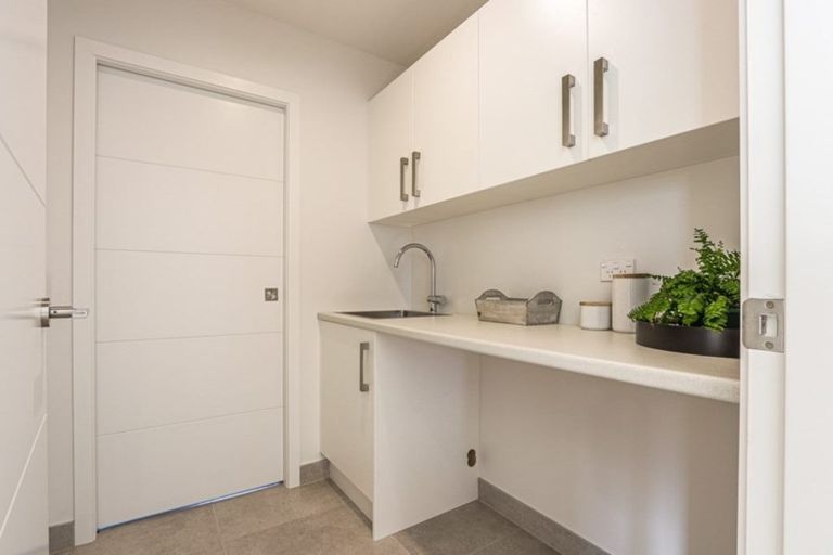 Photo of property in 3 Mirek Street, Waikanae, 5036