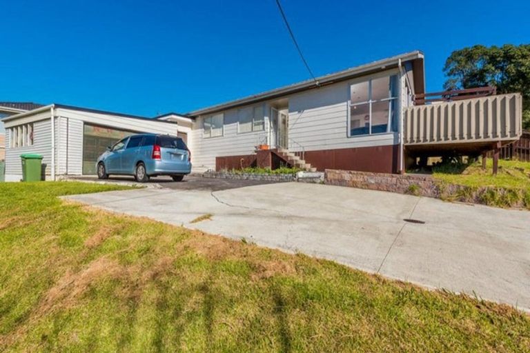 Photo of property in 2 Doone Place, Massey, Auckland, 0614