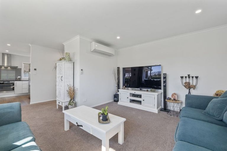 Photo of property in 7 Cross Street, Lepperton, New Plymouth, 4373