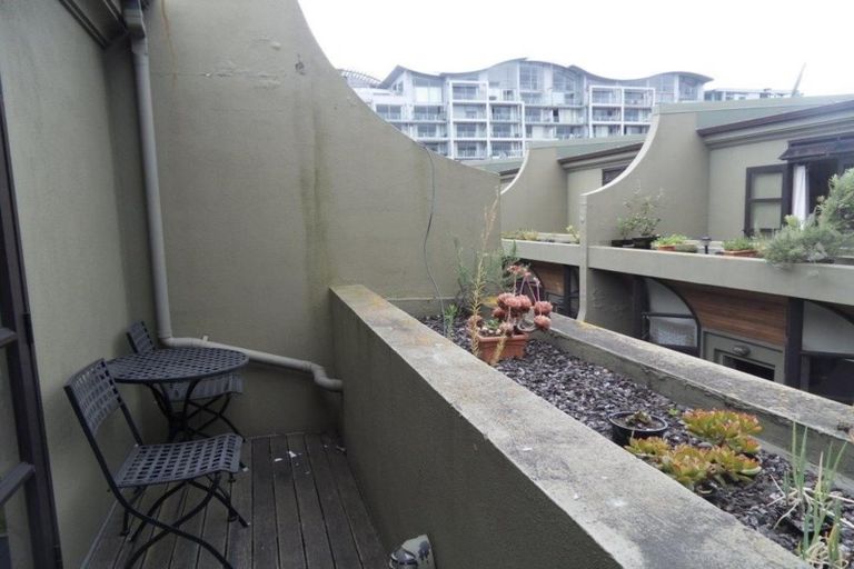 Photo of property in Mendosa Terraces Apartments, 14/9 Ebor Street, Te Aro, Wellington, 6011