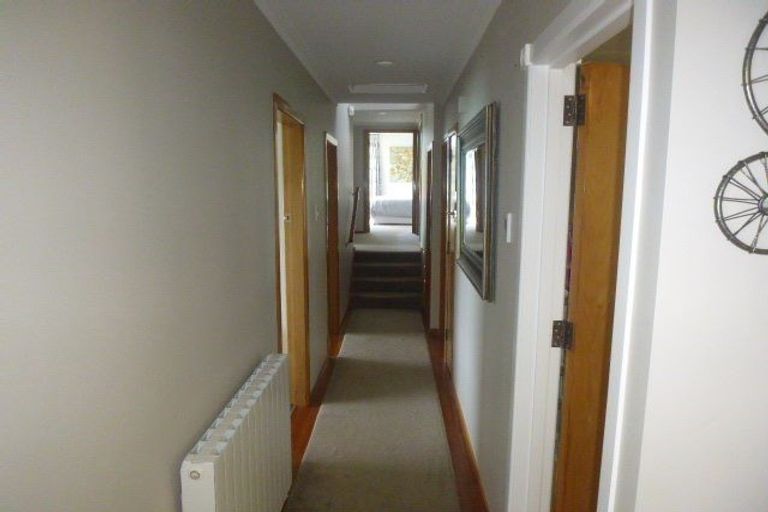 Photo of property in 124 Nevay Road, Karaka Bays, Wellington, 6022