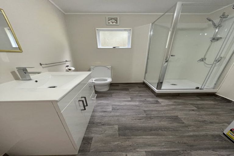 Photo of property in 3 Camilla Grove, Totara Vale, Auckland, 0629