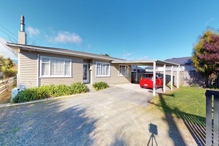 Photo of property in 14 Fairfield Road, Levin, 5510