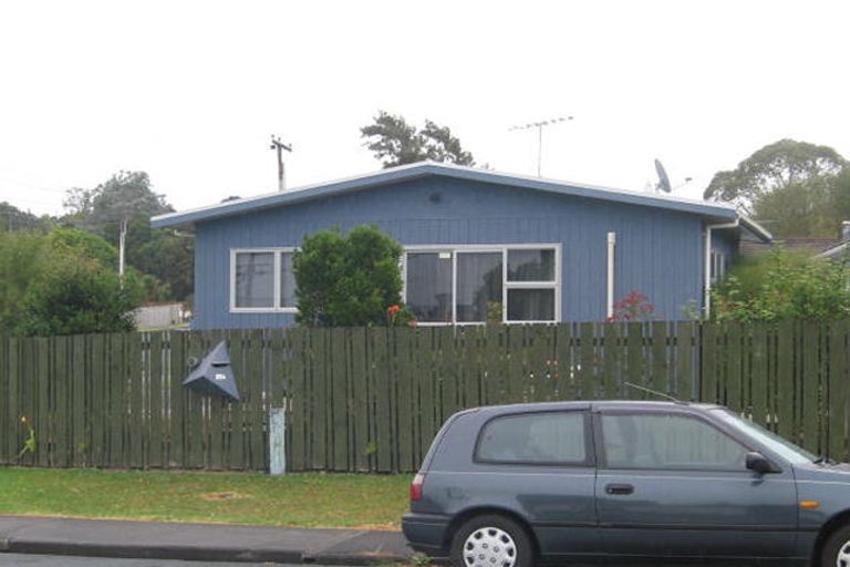 Photo of property in 37 Cheval Drive, Totara Vale, Auckland, 0629