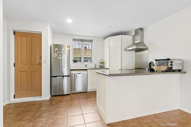 Photo of property in Victoria Villas, 43/35u Pirie Street, Mount Victoria, Wellington, 6011