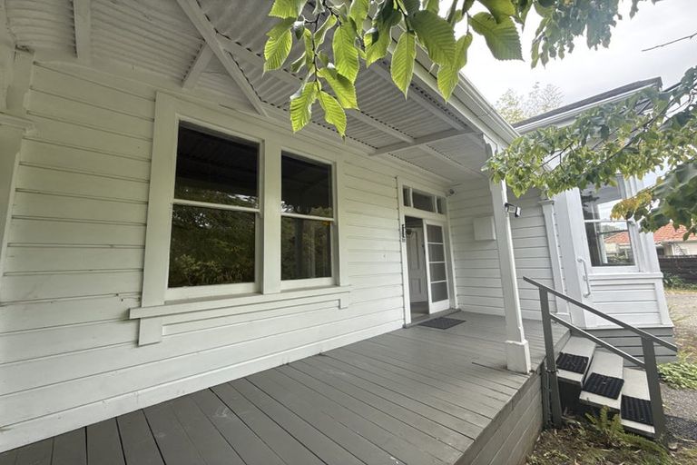 Photo of property in 19 Pahiatua Street, Hokowhitu, Palmerston North, 4410