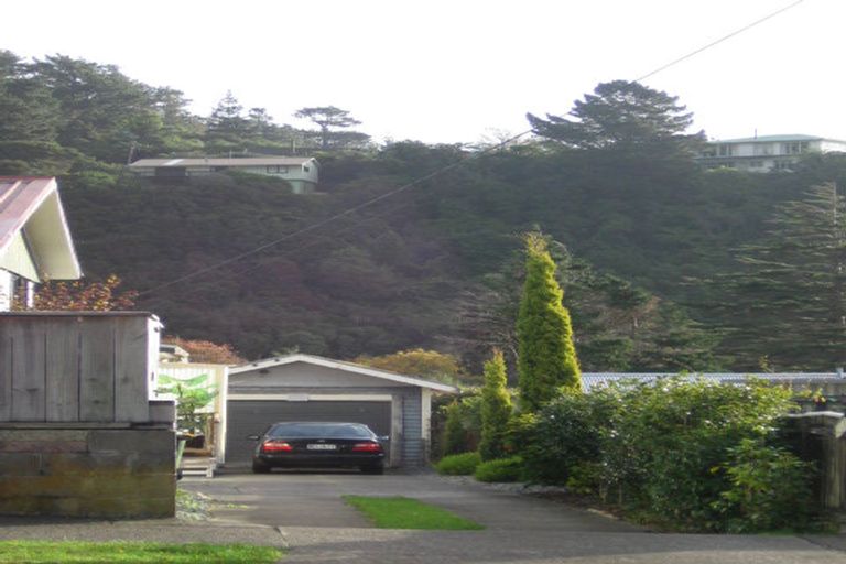 Photo of property in 384 Stokes Valley Road, Stokes Valley, Lower Hutt, 5019