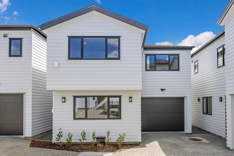Photo of property in 37a Allington Road, Massey, Auckland, 0614