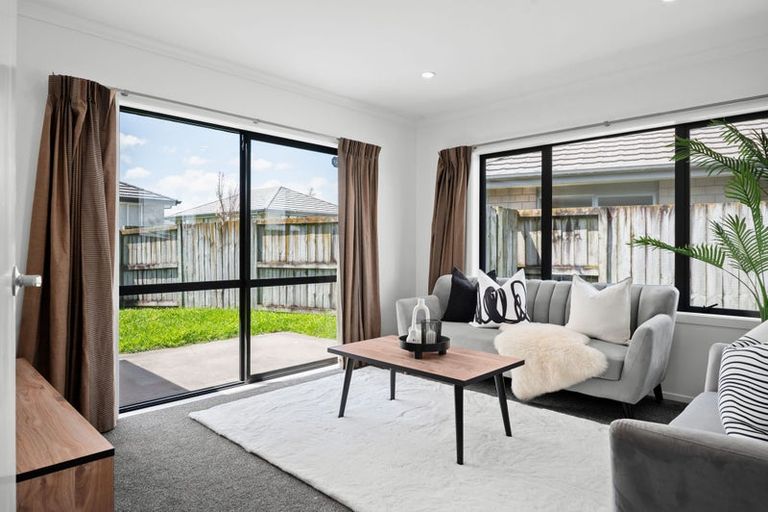 Photo of property in 23 Chadwick Place, Rototuna North, Hamilton, 3210