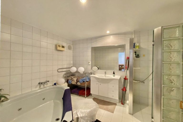 Photo of property in 30 Alexandra Road, Hataitai, Wellington, 6021