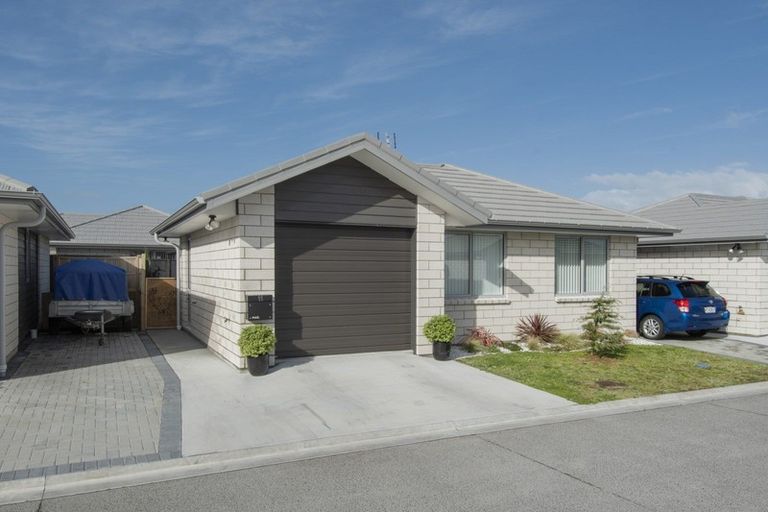 Photo of property in 11 Lance Way, Papamoa, 3118