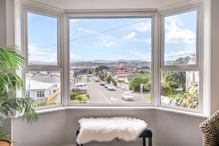 Photo of property in 26 Queens Drive, Kilbirnie, Wellington, 6022