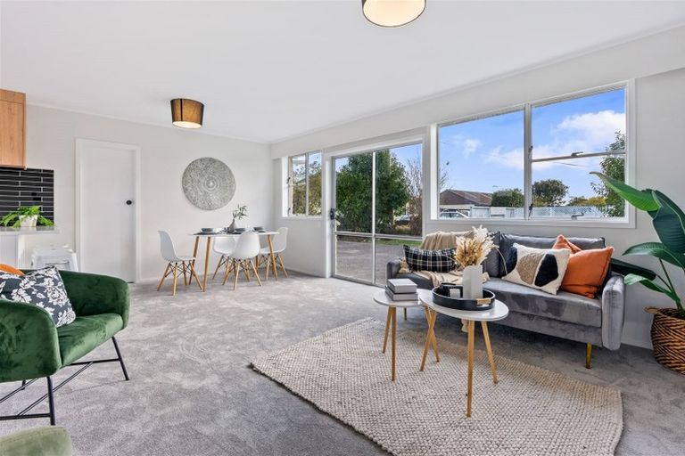 Photo of property in 2/17b Russell Road, Manurewa, Auckland, 2102