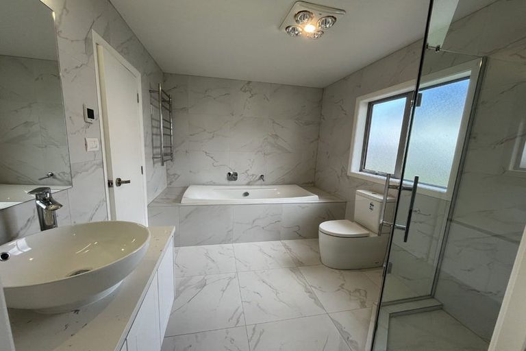 Photo of property in 26 Lagonda Rise, Oteha, Auckland, 0632
