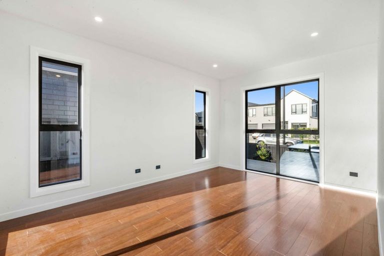 Photo of property in 29 Cara Avenue, Kumeu, 0810