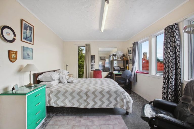 Photo of property in 25 Blacklock Avenue, Henderson, Auckland, 0612