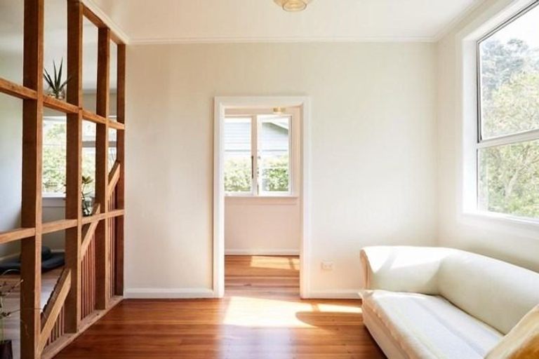 Photo of property in 12 Tamar Street, New Plymouth, 4310