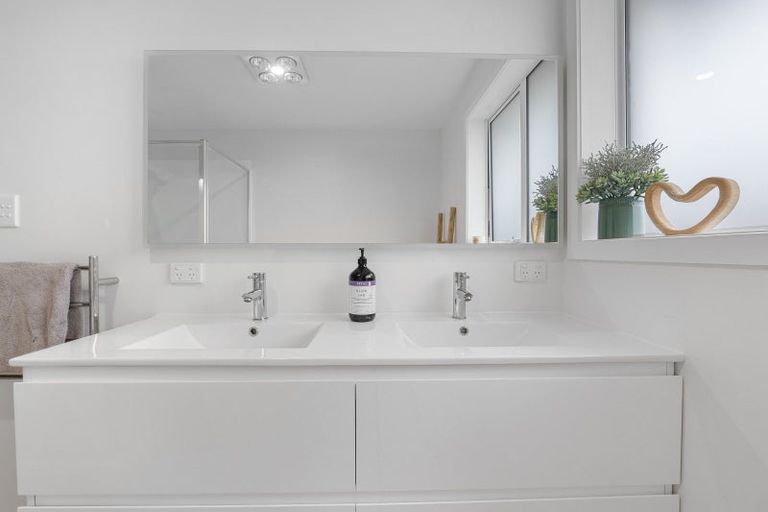 Photo of property in 20 Margaret Street, Stratford, 4332