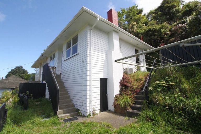 Photo of property in 113a Newlands Road, Newlands, Wellington, 6037