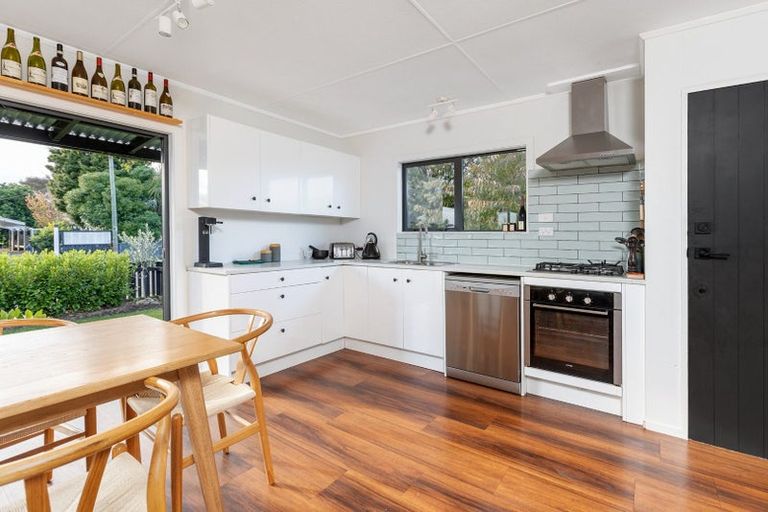 Photo of property in 52 Cologne Street, Martinborough, 5711