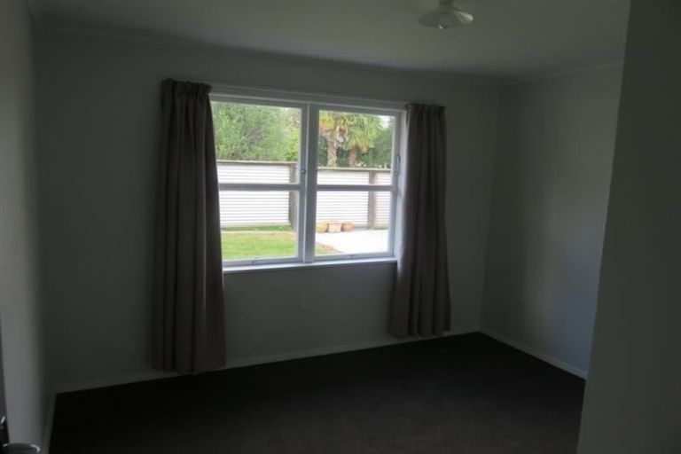 Photo of property in 8b Neeve Place, Taradale, Napier, 4112