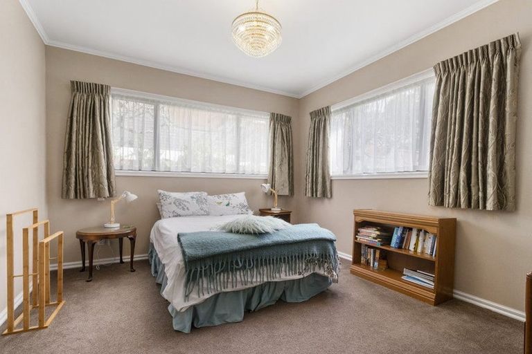 Photo of property in 64 Manhattan Heights, Glendene, Auckland, 0602