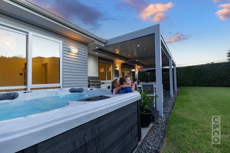 Photo of property in 30 Jelas Drive, Riverhead, 0820