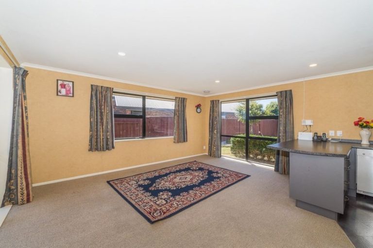 Photo of property in 10 Geneva Terrace, Kelvin Grove, Palmerston North, 4414