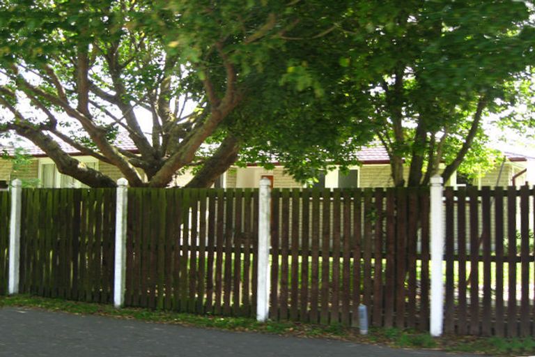 Photo of property in 6 Leicester Crescent, Hoon Hay, Christchurch, 8025