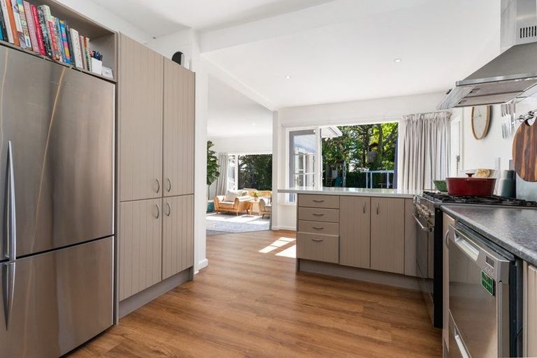 Photo of property in 37 Tainui Street, Somerfield, Christchurch, 8024