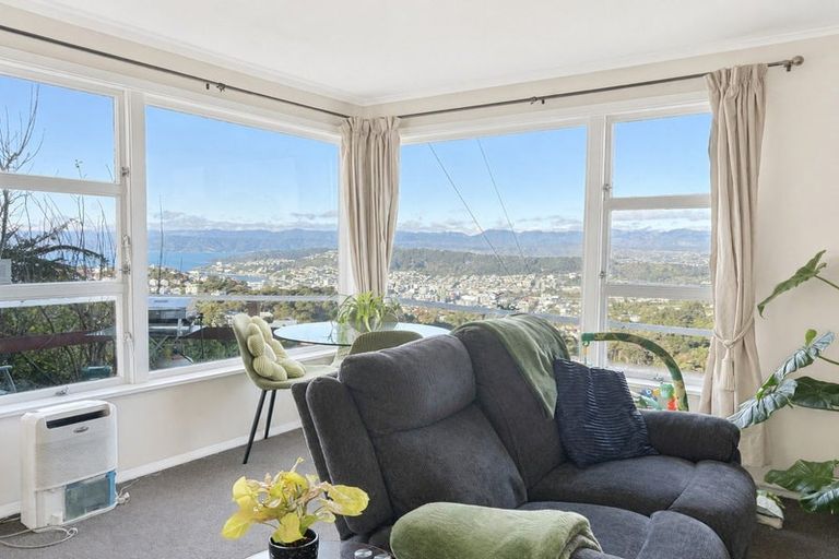 Photo of property in 32 Highbury Road, Highbury, Wellington, 6012