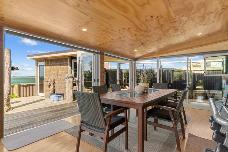 Photo of property in 8 Signal Station Road, Pouto, 0391