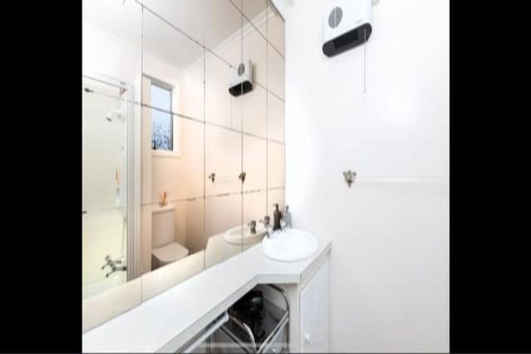 Photo of property in 7 Peace Avenue, Moturoa, New Plymouth, 4310