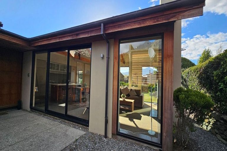 Photo of property in 5 Glengarry Court, Jacks Point, Queenstown, 9371