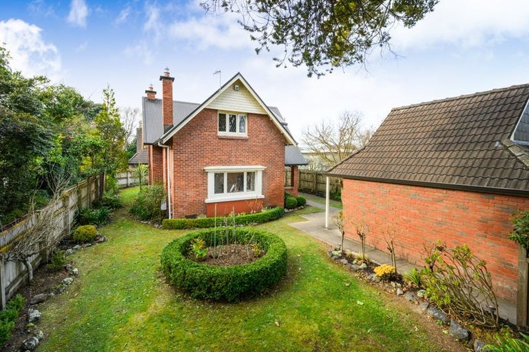 Photo of property in 21 Batt Street, West End, Palmerston North, 4410