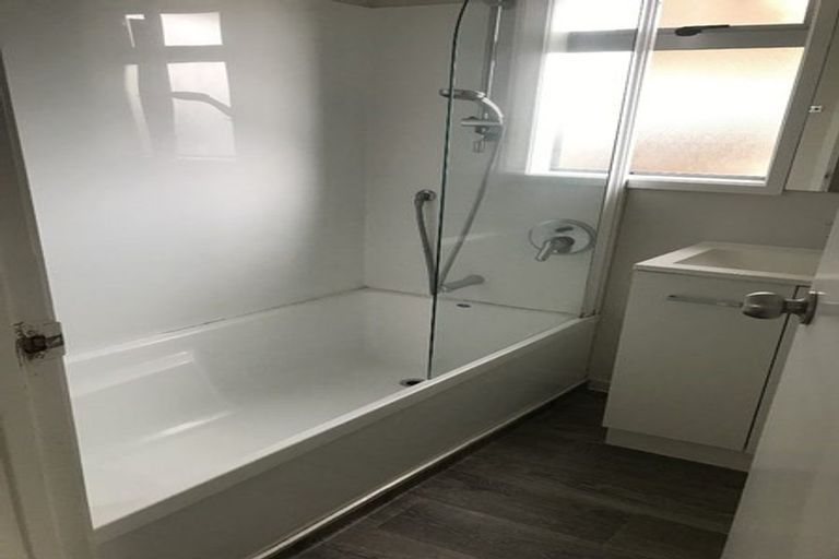 Photo of property in 10a Cambridge Road, Manurewa, Auckland, 2102