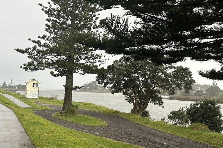 Photo of property in 87 Queen Street, Waitara, 4320