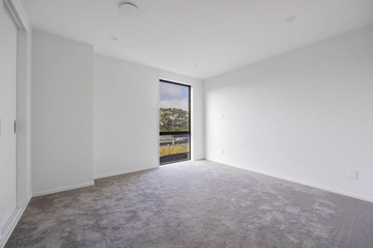 Photo of property in 32b/4 Westgate Drive, Massey, Auckland, 0614