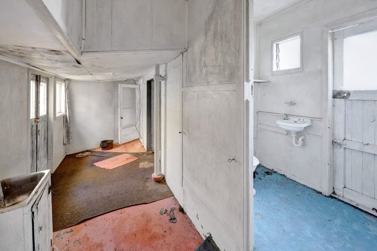 Photo of property in 87 Whitcombe Road, Opunake, 4616