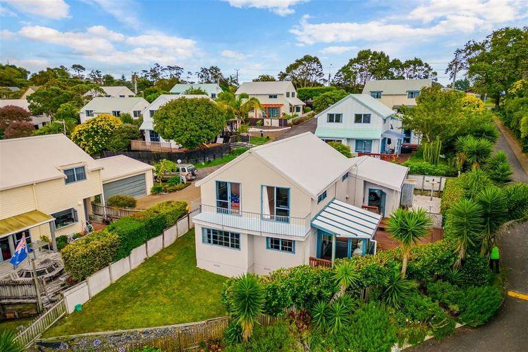 Photo of property in 8/485 Don Buck Road, Massey, Auckland, 0614