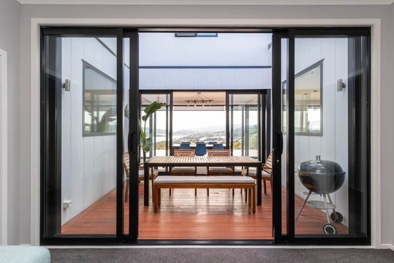 Photo of property in 28 Queen Charlotte Drive, Aotea, Porirua, 5024