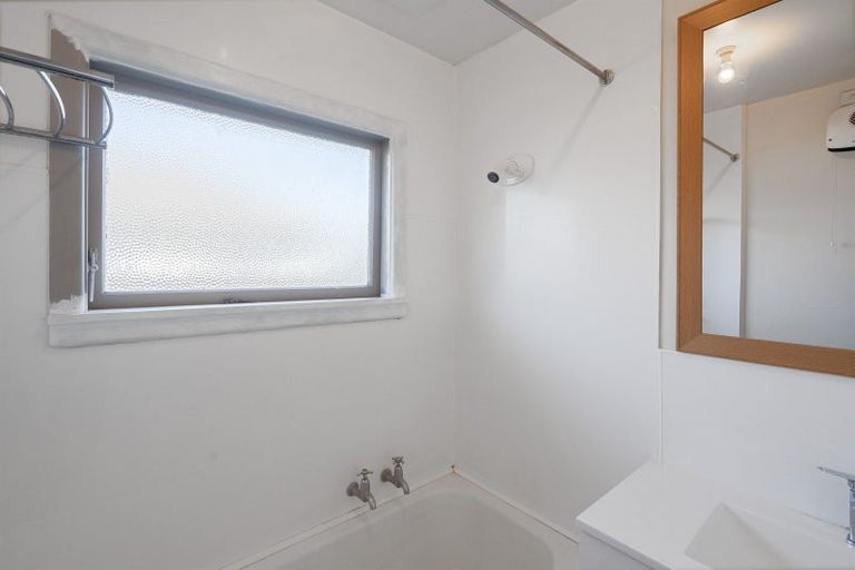 Photo of property in 168a Springs Road, Hornby, Christchurch, 8042