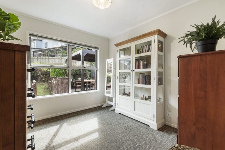 Photo of property in 5/9 Manuka Road, Bayview, Auckland, 0629